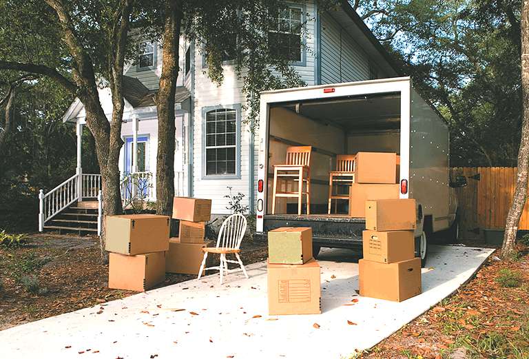 Заказать грузовой автомобиль для отправки вещей : Холодильник двухкамерный, Плоский телевизор, Картонная коробка, Личные вещи в сумках из Бердска в Сочи