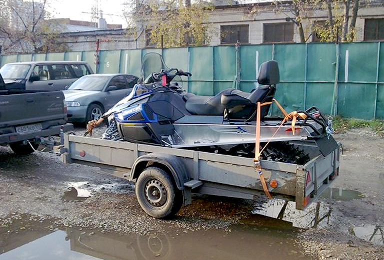 Заказать перевозку снегохода на прицепе из Дудинки в Красноярск